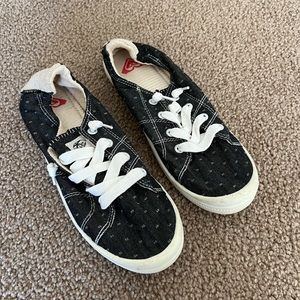 Roxy sneakers size 9